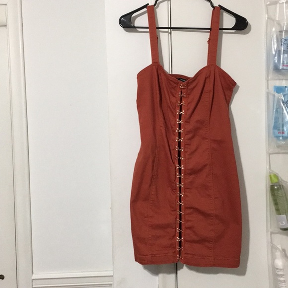 dress - Picture 1 of 2